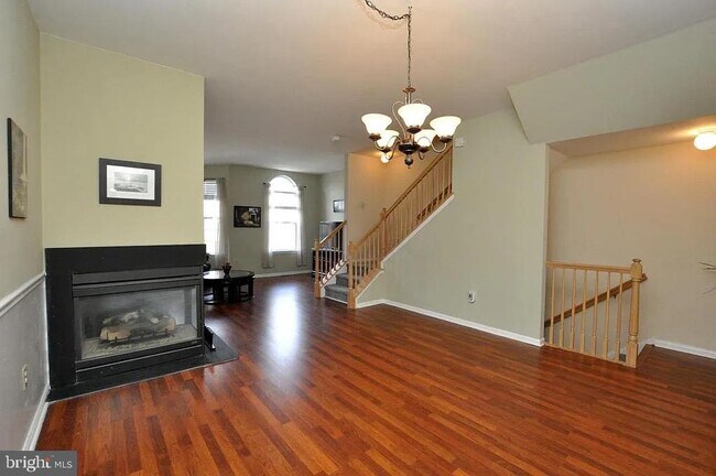 Building Photo - 6702 Riverfront Dr