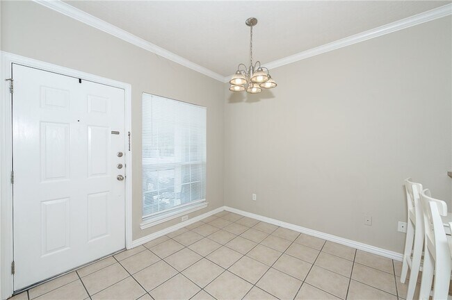 Building Photo - 1001 Krenek Tap Rd