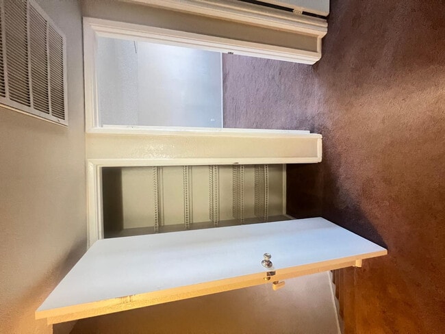 Building Photo - 6008 W Townley Ave