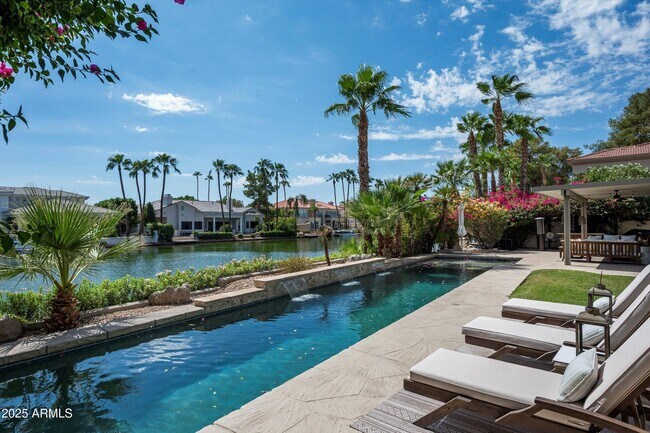 Building Photo - 1407 E Coral Cove Dr