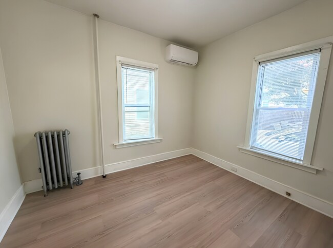 Building Photo - 585 Chestnut St