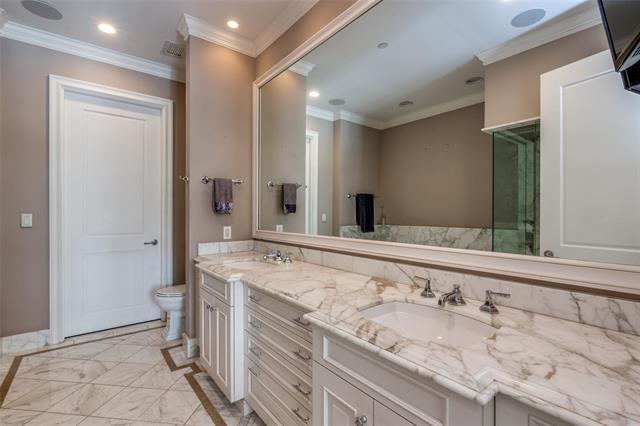 Building Photo - 2555 N Pearl St