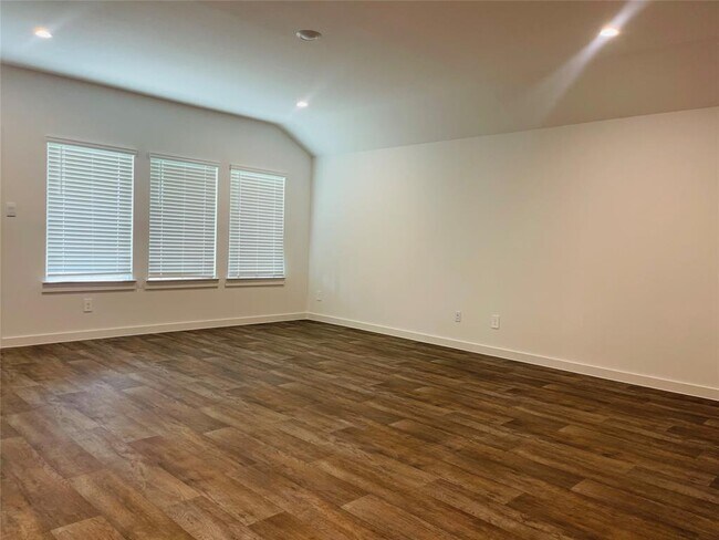 Building Photo - 4404 Aspen Rd