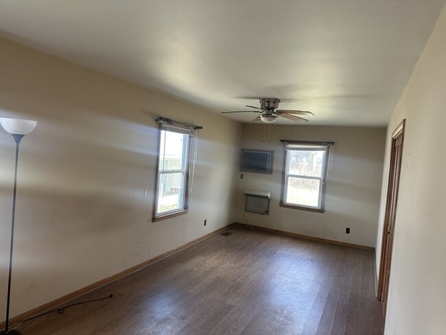 Building Photo - 406 North Main St