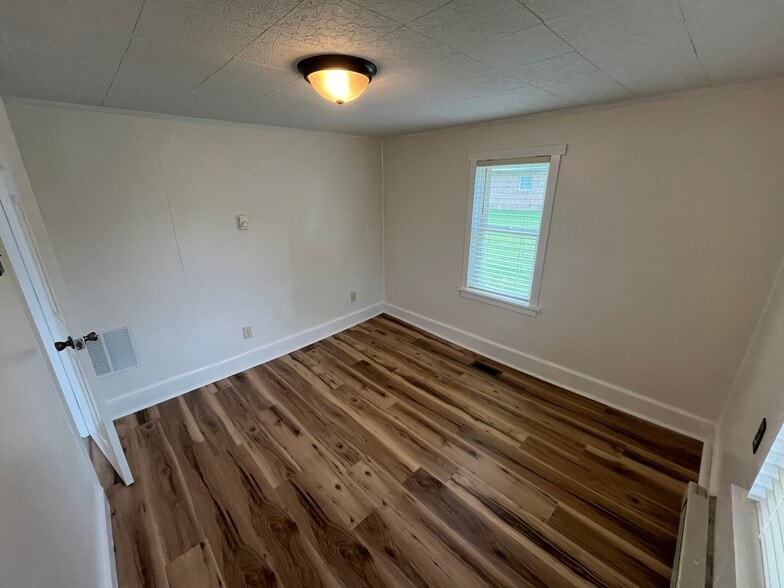 Bed Rm 1 - 328 Tyrone St