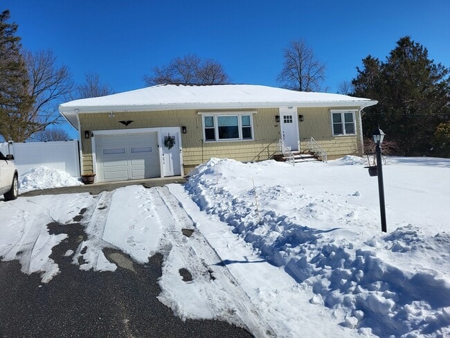 Building Photo - 347 Lake St