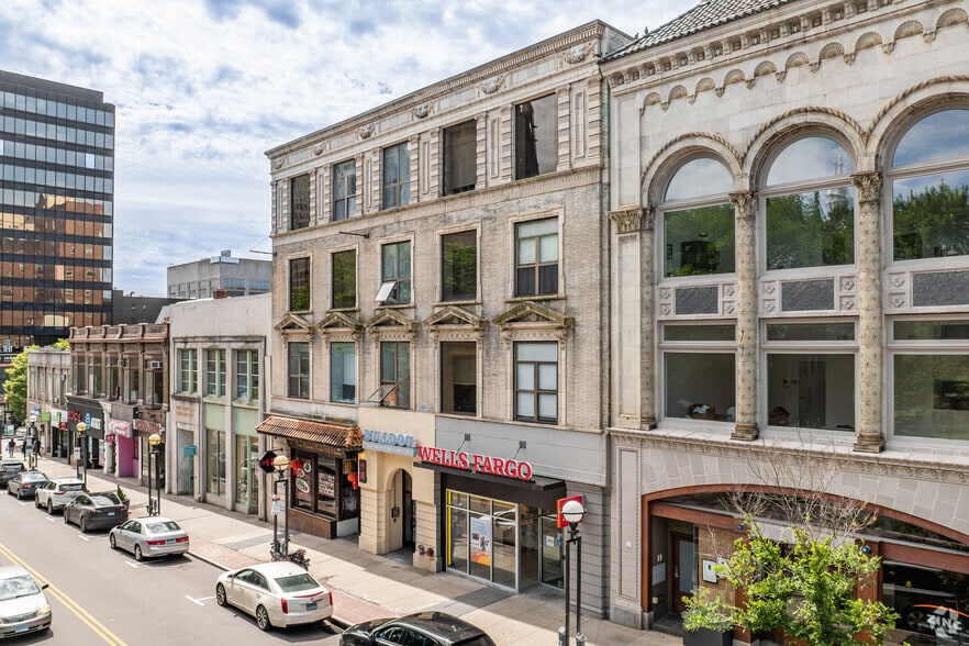 Building Photo - Bulldog Apartments