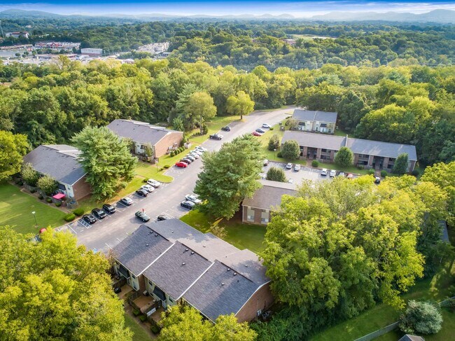 Building Photo - Spacious 1 Bedroom, 1.5 Bath Townhouse – Minutes from Nashville