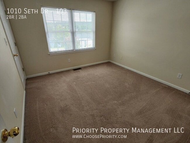 Building Photo - 1010 Seth Dr