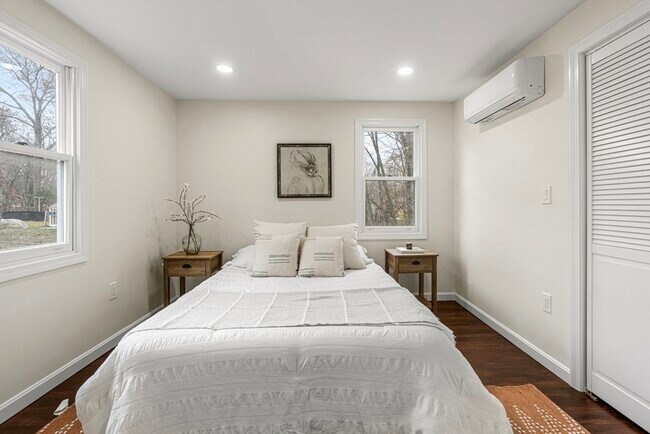 Building Photo - 7 Old North Rd