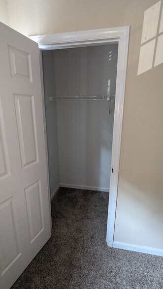 Building Photo - 2107 Alpine Rd