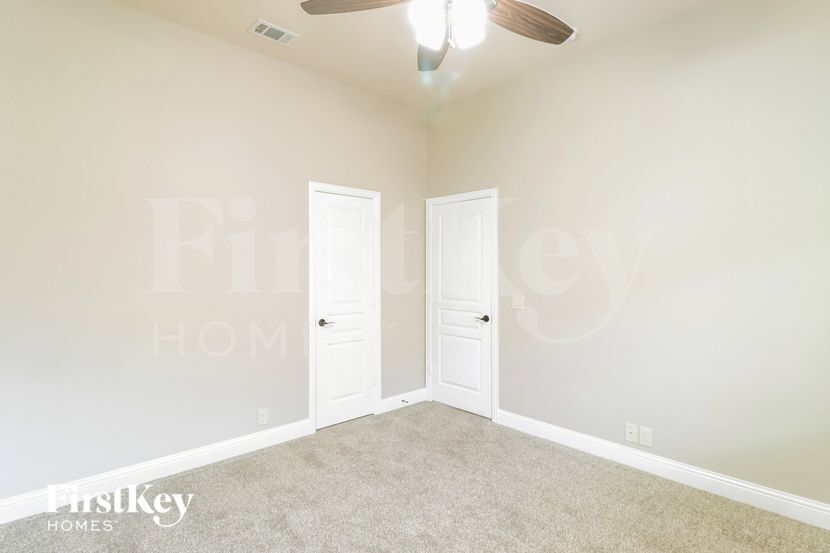 Building Photo - 1125 Marigold Dr