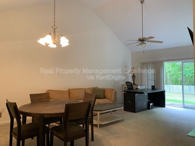 Building Photo - 205 Will Ct