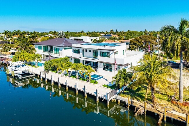 Building Photo - 2650 NE 48th Ct