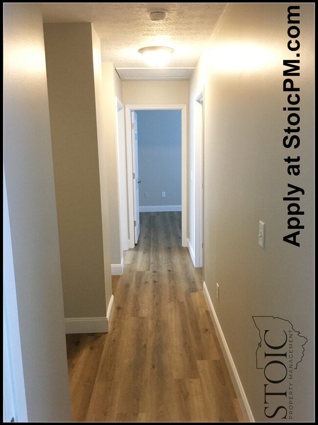 Building Photo - 2810 Raphael Dr