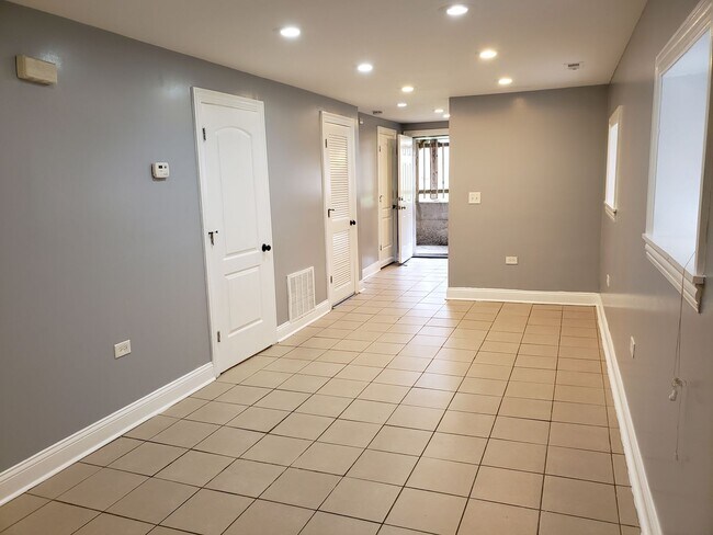 Building Photo - 8004 S Yale Ave