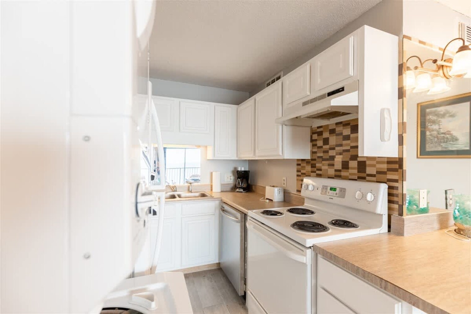 Building Photo - 8743 Thomas Dr
