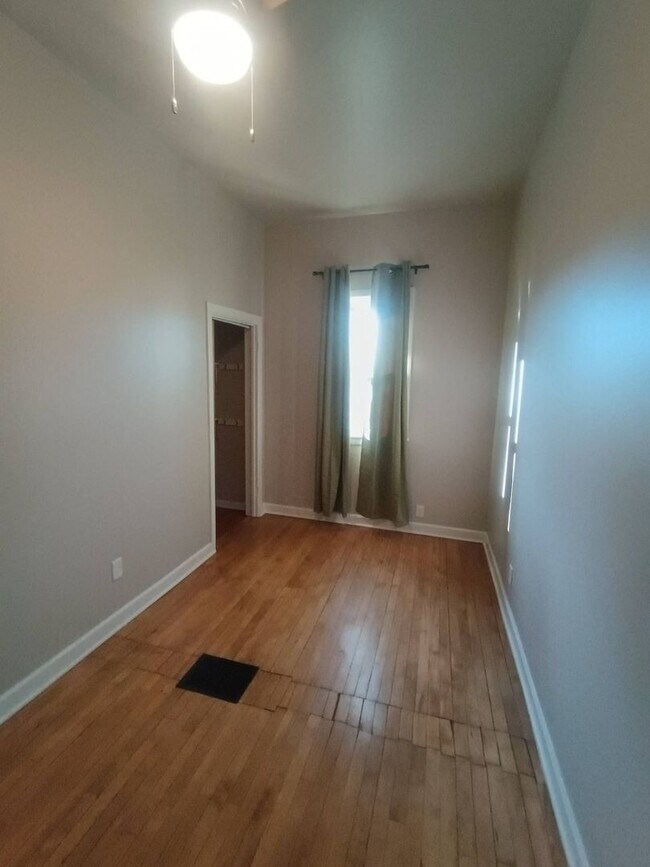 Building Photo - 2035-2037 N Buffum St