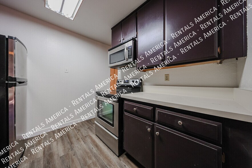 Building Photo - 5525 E Thomas Rd