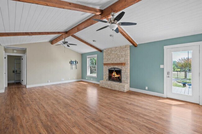 Building Photo - 33 Valley View Dr