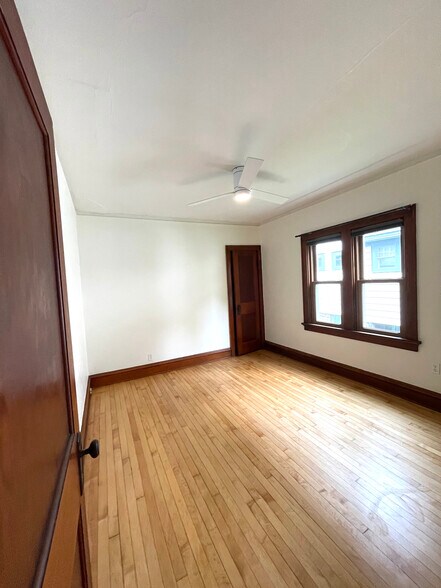 bedroom 1 - 1220 E Chambers St