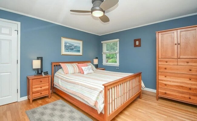 Building Photo - 19 Beatty St