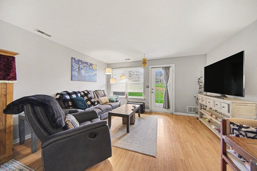 Building Photo - 1305 Millbrook Trail