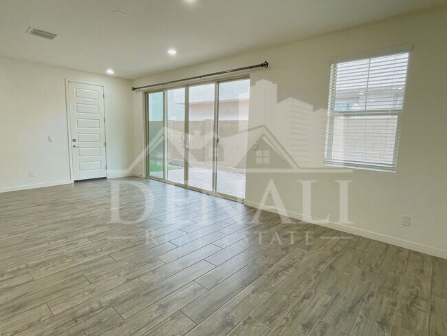 Building Photo - 17155 N 9th Pl