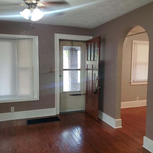 Building Photo - 1731 Highland St