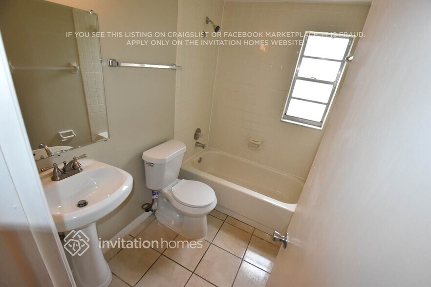 Building Photo - 12702 Sybila Pl