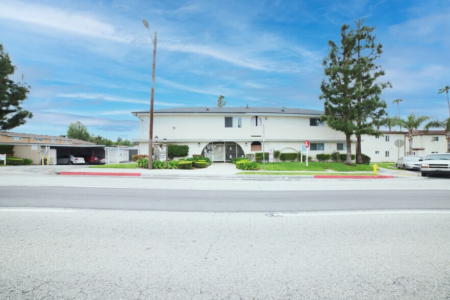 Brighton Place 14410 Mulberry Dr Whittier CA 90604 Apartment Finder