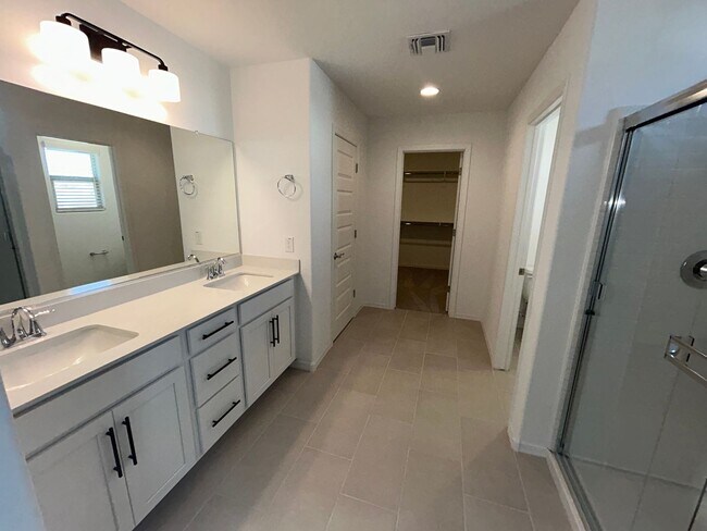 Building Photo - 25168 N 165th Ave