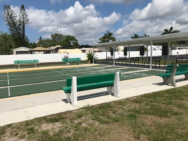 Building Photo - 16300 Pine Ridge Rd