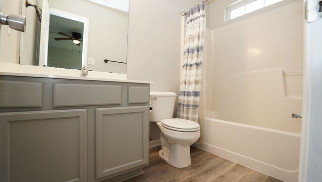 Building Photo - 301 Scranton Ct
