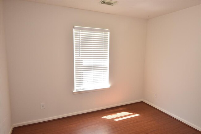 Building Photo - 12685 Lake Conroe Hills Dr