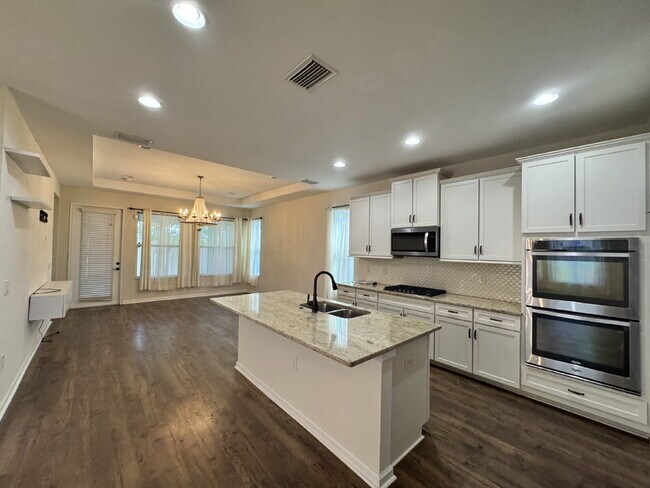 Building Photo - Apply now gets 15-Days rent for FREE!  3-Bed Home plus a Office room with Granite Touches & Spaci...