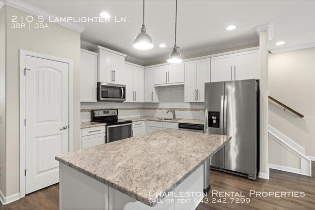 Building Photo - 210 S Lamplighter Ln