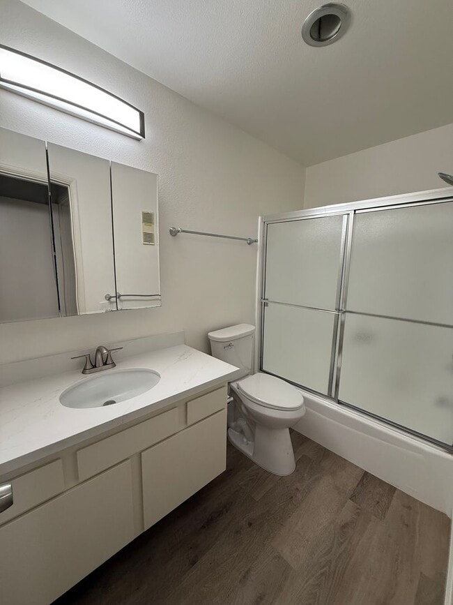 Building Photo - Beautiful Condo on the Beach - Surfside II...