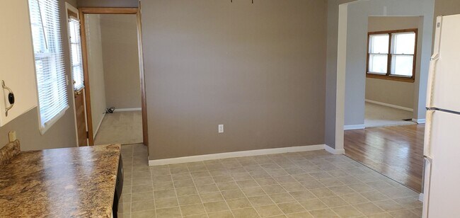 Building Photo - 1607 Highridge Dr