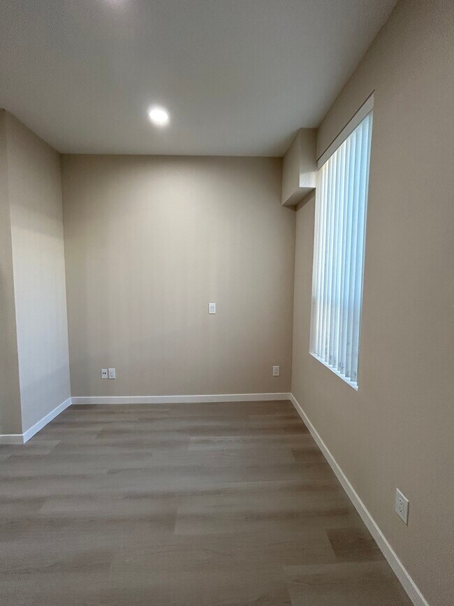 Building Photo - CHINATOWN - Renovated Studio Apartment (1 ...