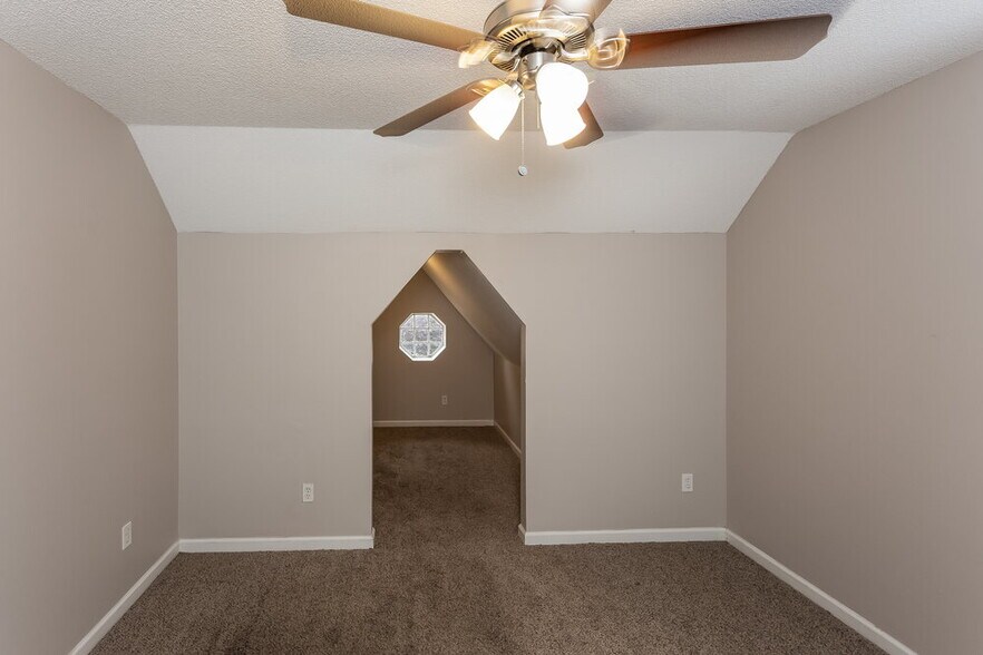 Building Photo - 6853 Ranch Ridge Cove E
