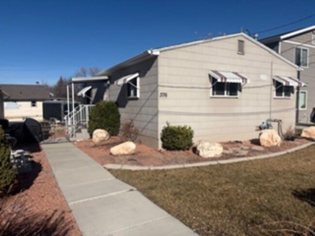 Building Photo - SOPO RETRO