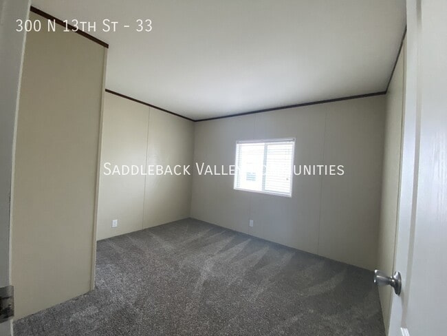 Building Photo - 300 N 13th St