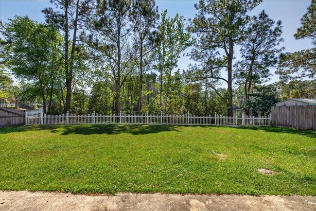 Building Photo - Great location! Great price! Great home!