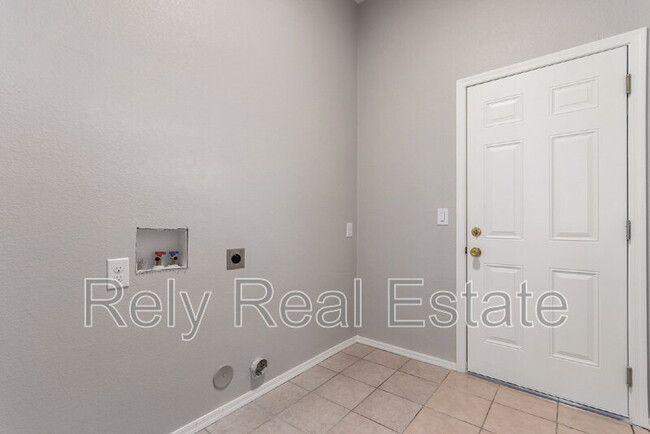 Building Photo - 3447 W Via Montoya Dr