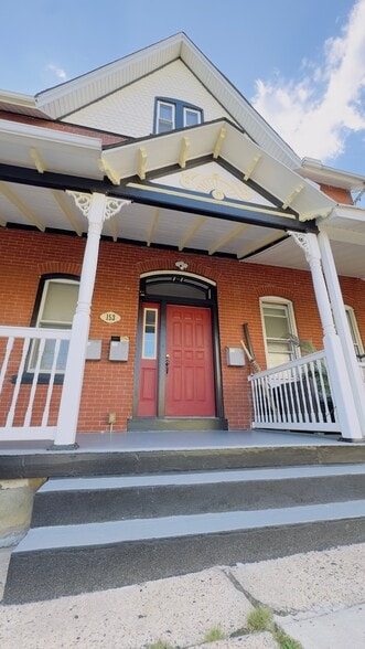 Building Photo - 153 2nd Ave