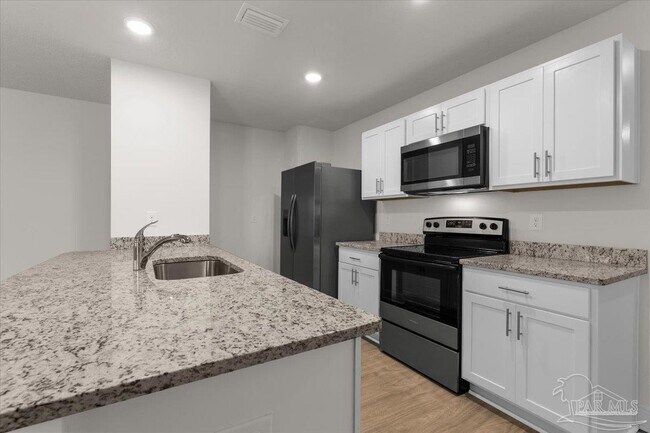 Building Photo - 1116 Coniferous Ave
