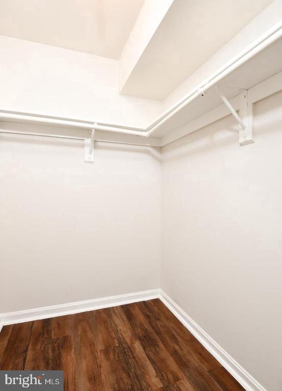 Building Photo - 102 Chesterfield Ln