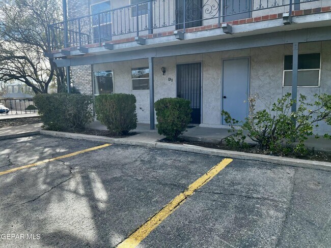 Building Photo - 6700 Escondido Dr