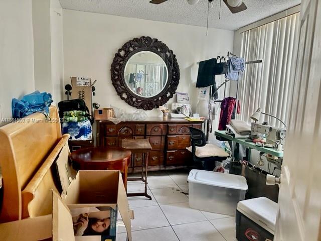 Building Photo - 9450 Live Oak Pl